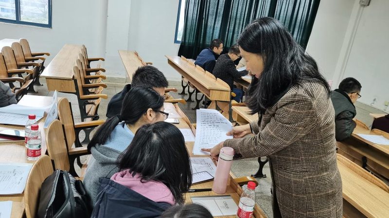 电子版成人教育毕业证：了解其背后的信息与价值